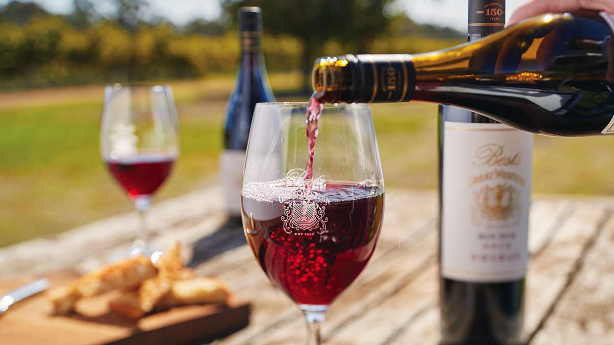 How to Serve Wine Like A Professional
