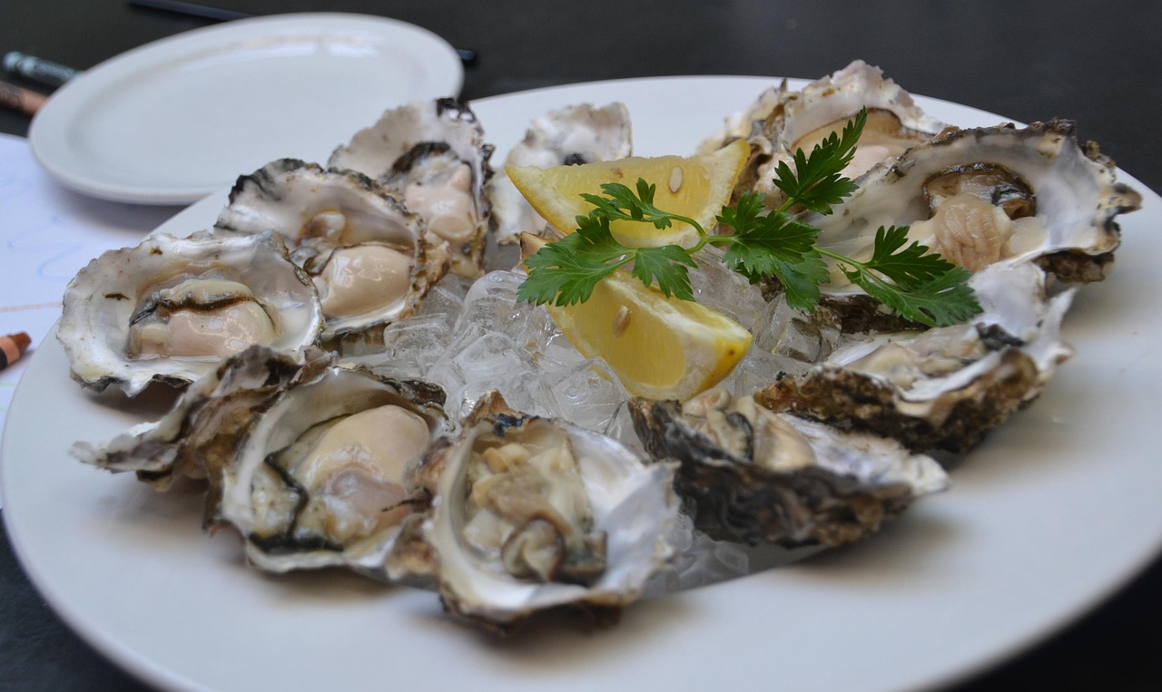 The Best Drinks To Pair With Oysters